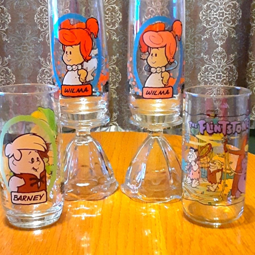 Hanna Barbera barney and Wilma dinosaur fred glass
